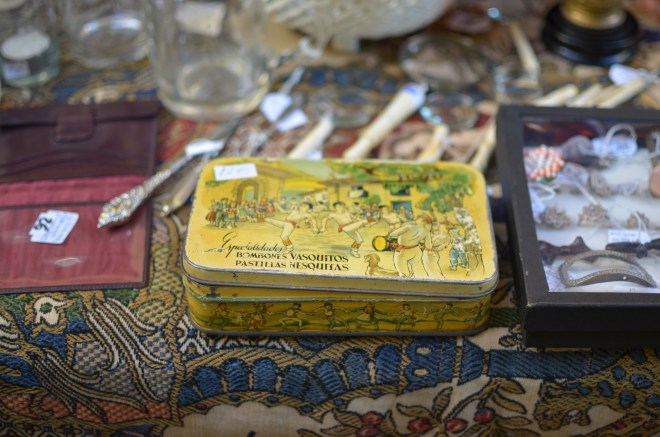 caja de vasquitos y nesquitas antigua