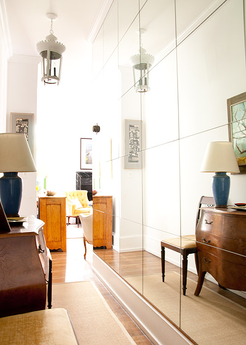 Pasillo con espejo de suelo a techo / mirror  wall 