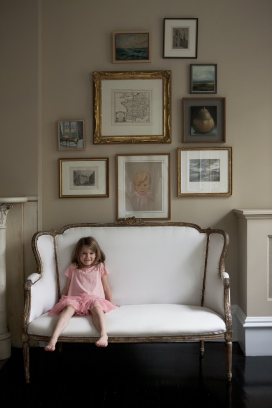 Preciosa composición de cuadros clásicos.