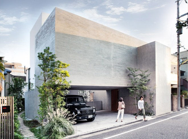 Vista del exterior de la vivienda diseñada a diferentes alturas.