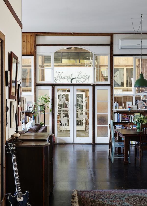 La belleza de la mezcla en las carpinterías. No hay que añadir nada más.