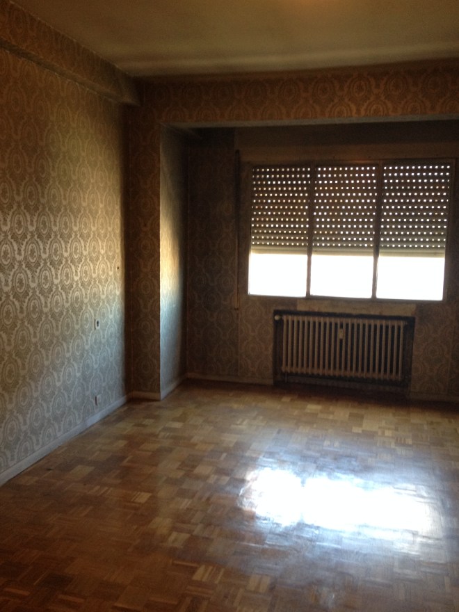 Uno de los despachos tenía este papel que eliminamos.